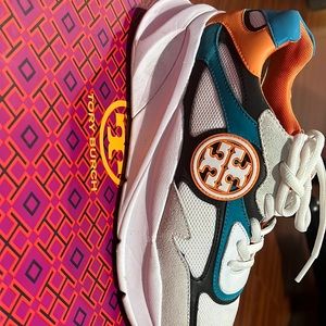 Beautiful Tory Burch, I just used 3 times. Multicolor sneaker